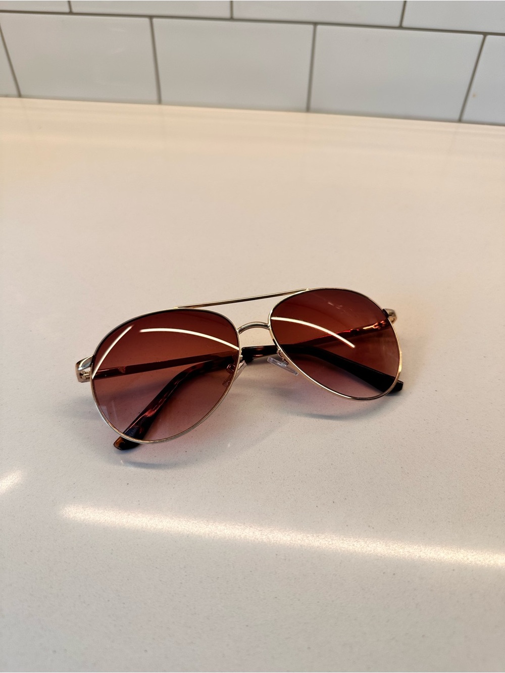 Oscar de la Renta Aviator Sunglasses